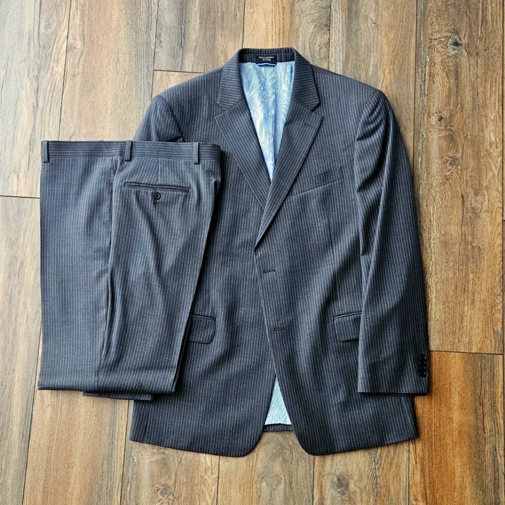 Tommy Hilfiger Pinstripe Suit (42R)